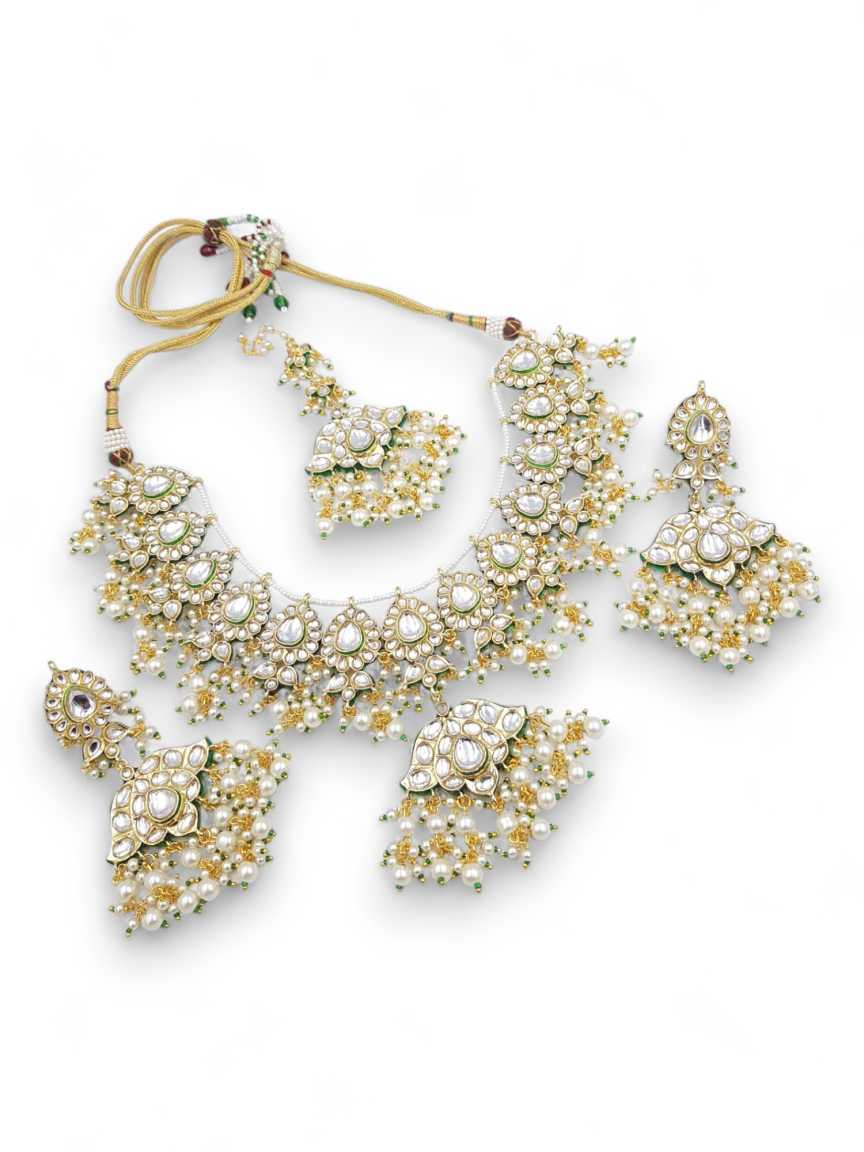 NECKLACE SET WITH MAANG TIKA in JADAU KUNDAN Style | Design - 22790