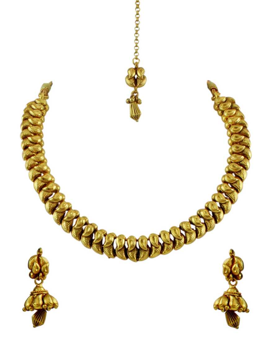 NECKLACE SET WITH MAANG TIKA in GOLD Style | Design - 10775
