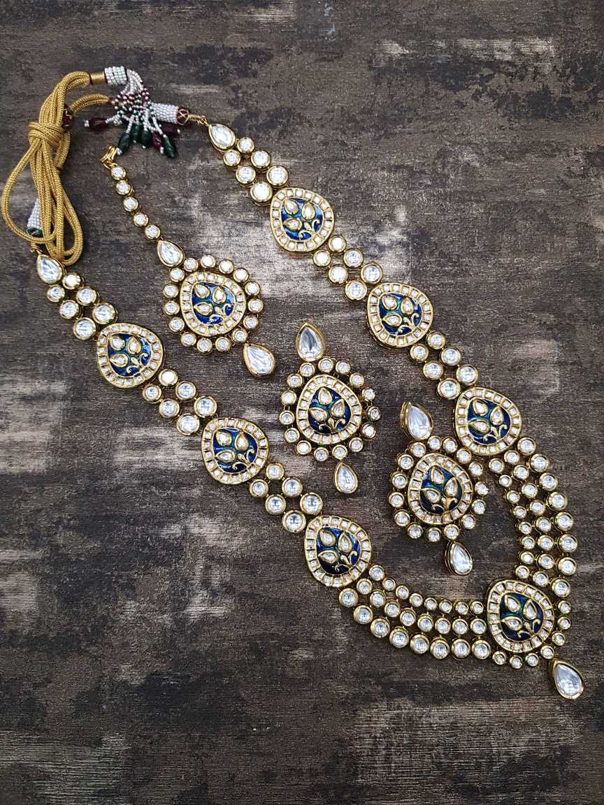 NECKLACE SET WITH MAANG TIKA in VILANDI KUNDAN Style | Design - 21114