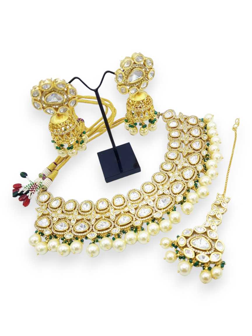 NECKLACE SET WITH MAANG TIKA in VILANDI KUNDAN Style | Design - 21351