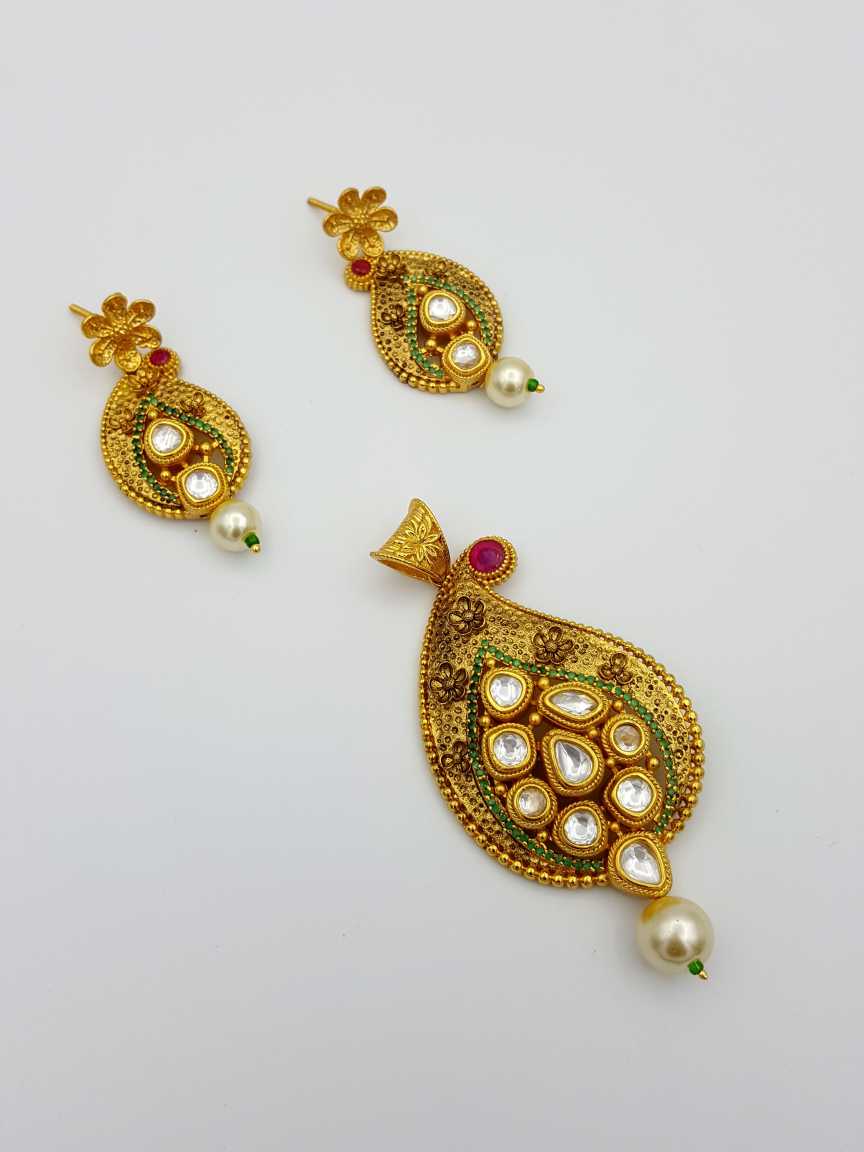 PENDANT EARRING in VILANDI KUNDAN Style | Design - 17565