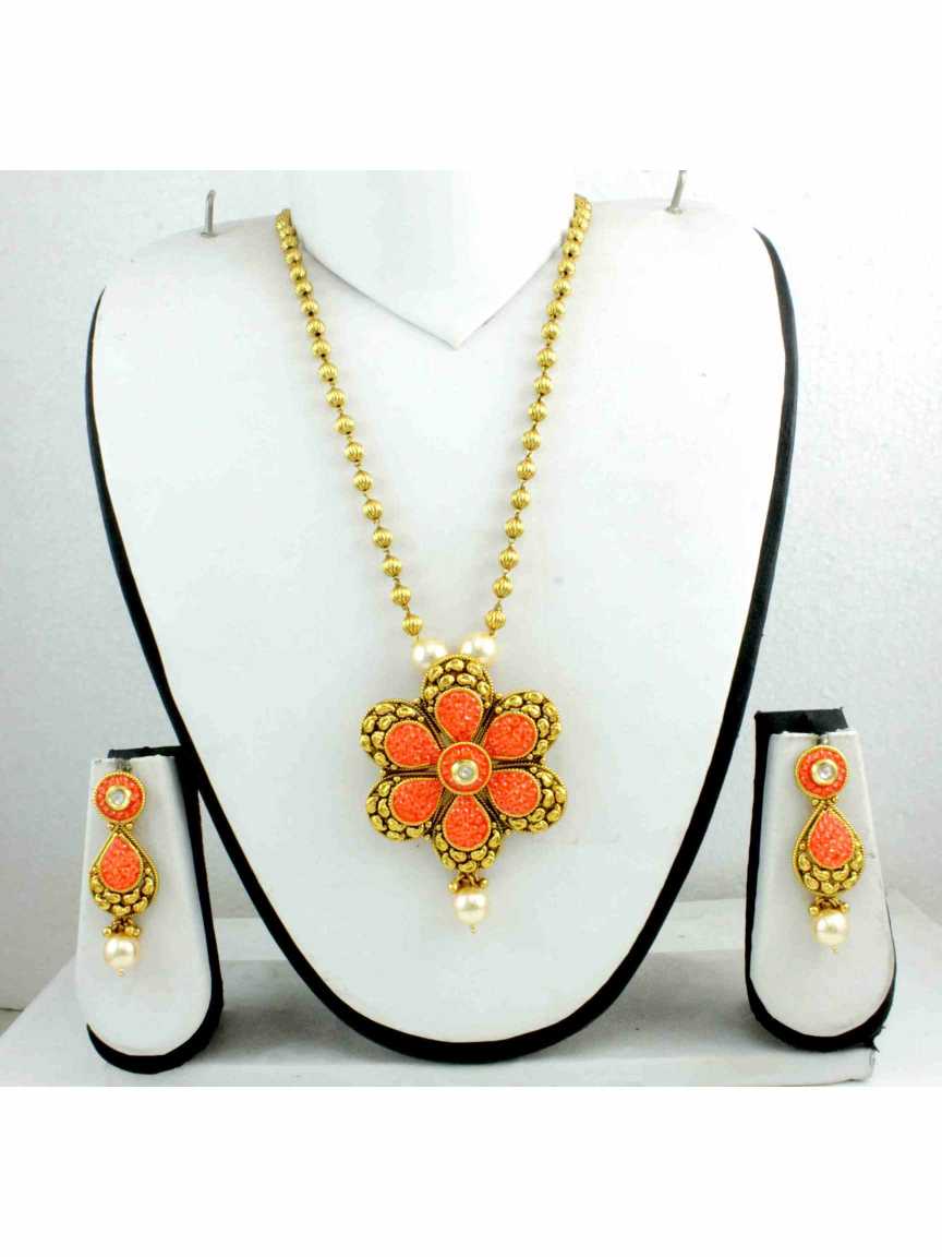 checkered_polki-pendant_er_mala-PMCK12232NGHG