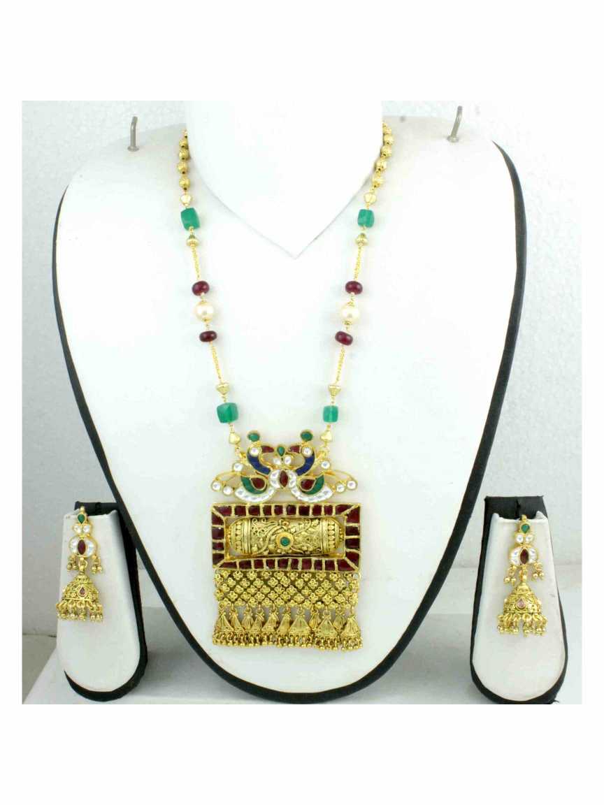 LONG NECKLACE SET WITH PENDANT in JADAU KUNDAN Style | Design - 12836
