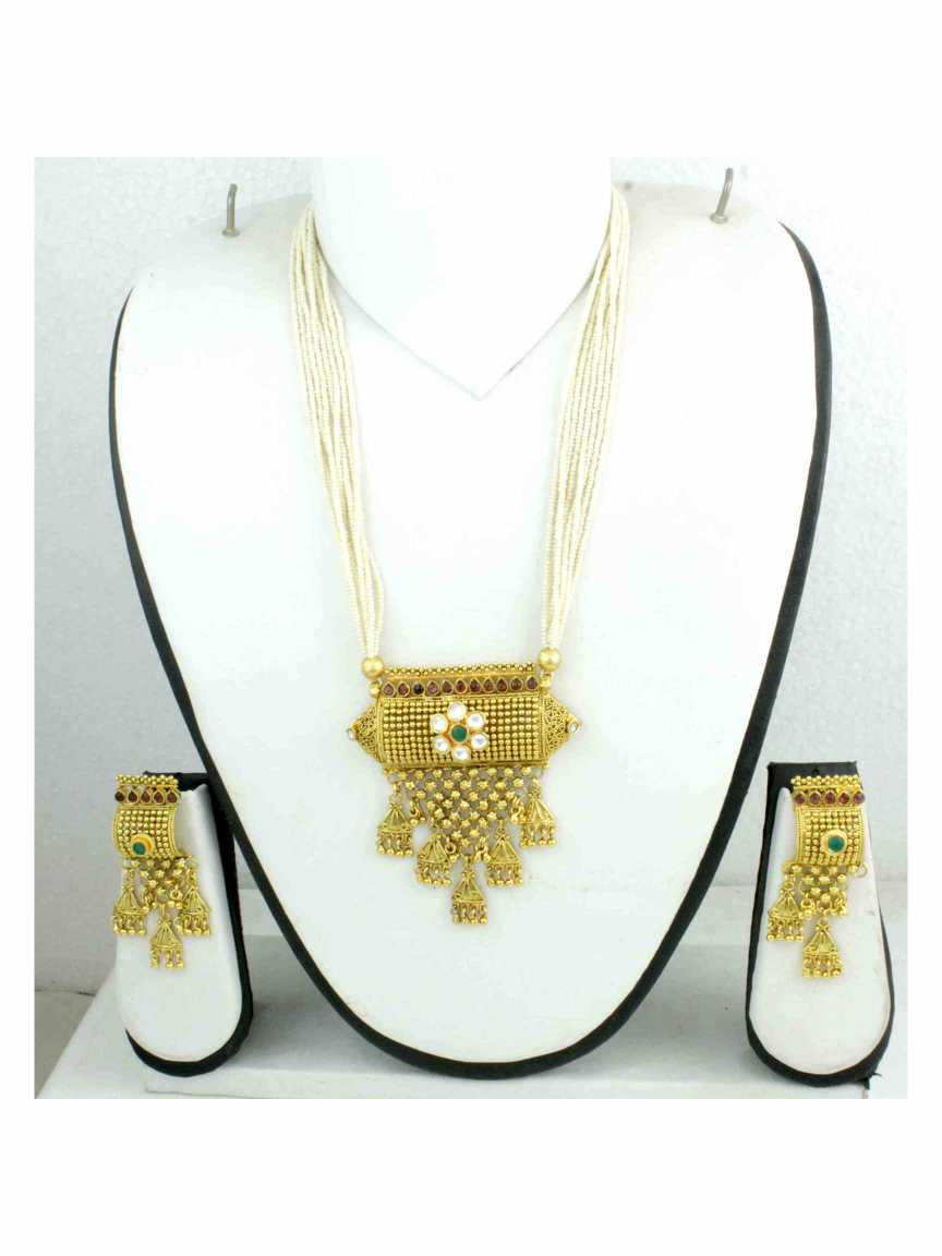 LONG NECKLACE SET WITH PENDANT in JADAU KUNDAN Style | Design - 12840
