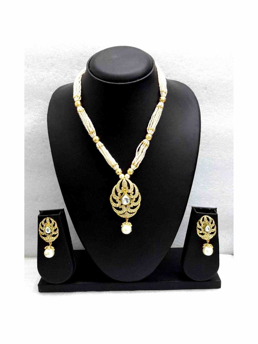 LONG NECKLACE SET WITH PENDANT in JADAU KUNDAN Style | Design - 13681