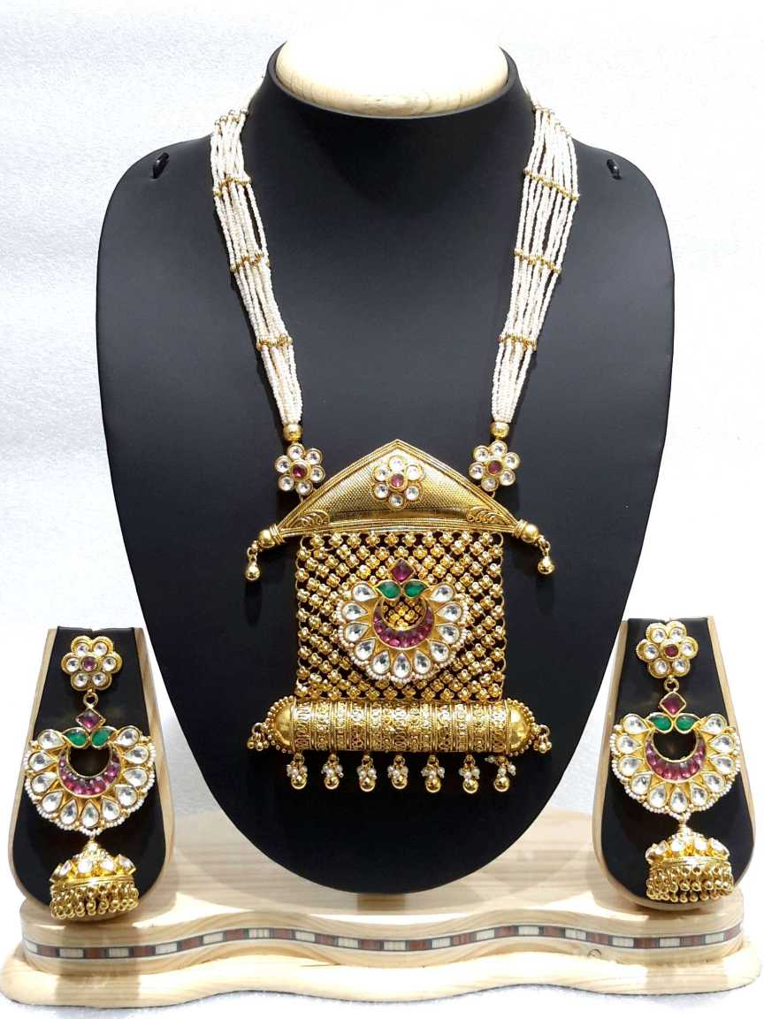 LONG NECKLACE SET WITH PENDANT in JADAU KUNDAN Style | Design - 14949