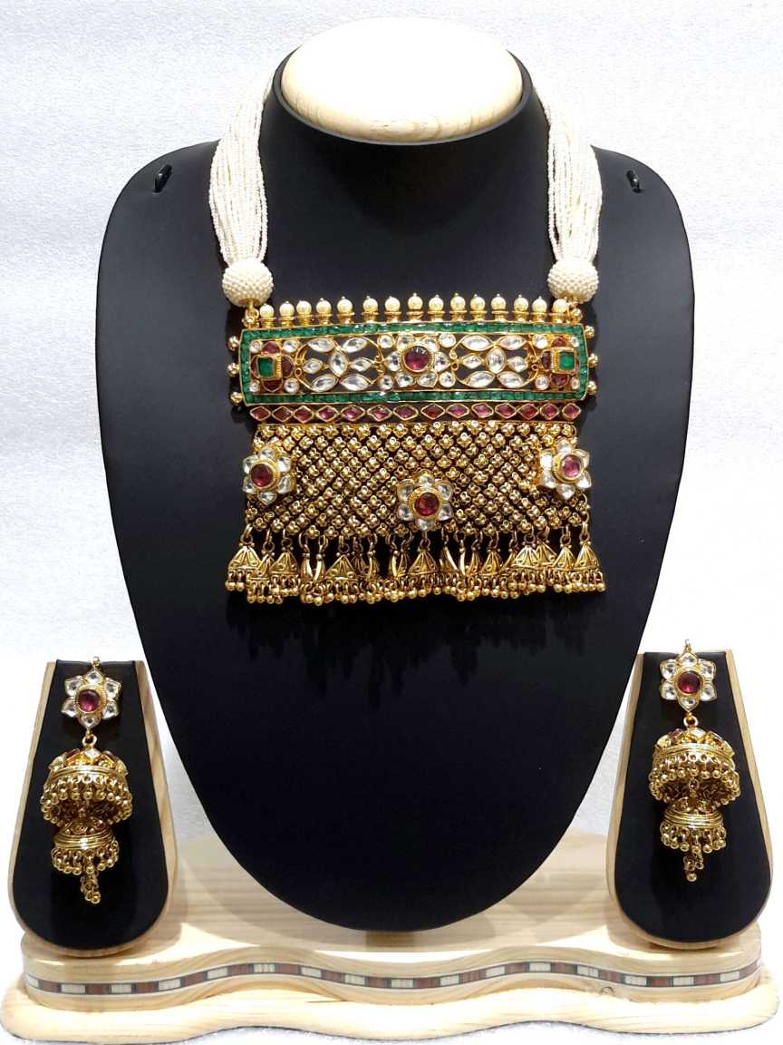 LONG NECKLACE SET WITH PENDANT in JADAU KUNDAN Style | Design - 14951