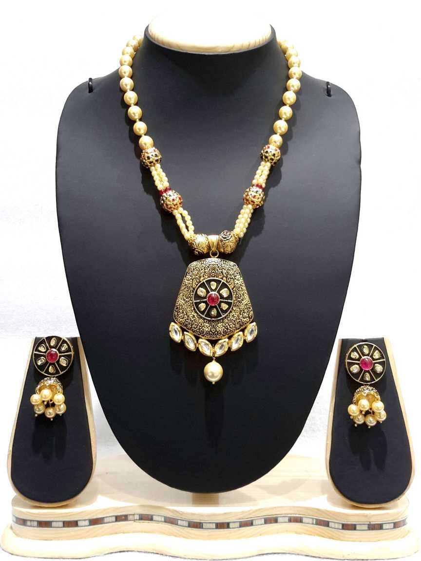 LONG NECKLACE SET WITH PENDANT in JADAU KUNDAN Style | Design - 15022