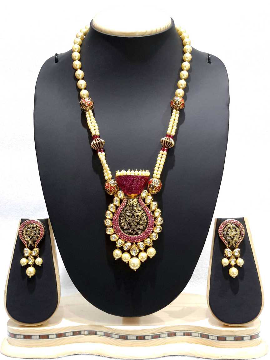 LONG NECKLACE SET WITH PENDANT in JADAU KUNDAN Style | Design - 15023