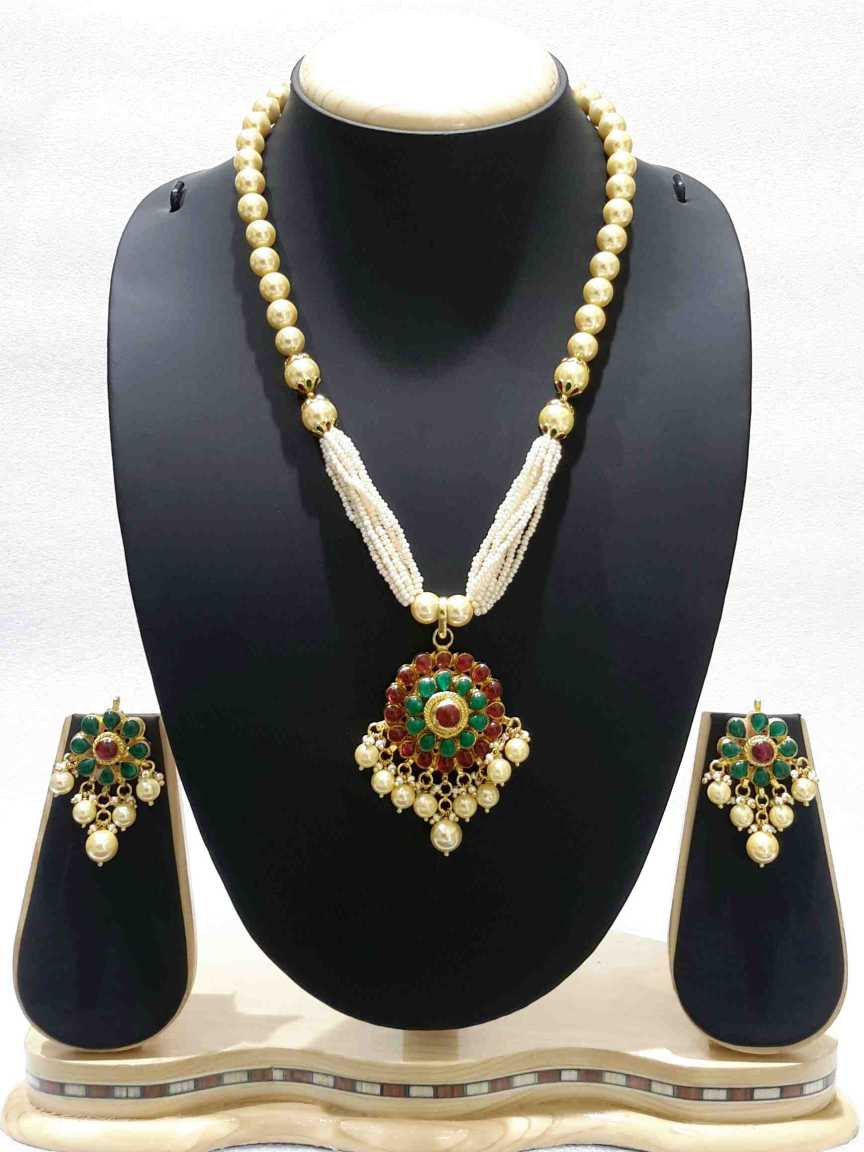 LONG NECKLACE SET WITH PENDANT in JADAU KUNDAN Style | Design - 15274