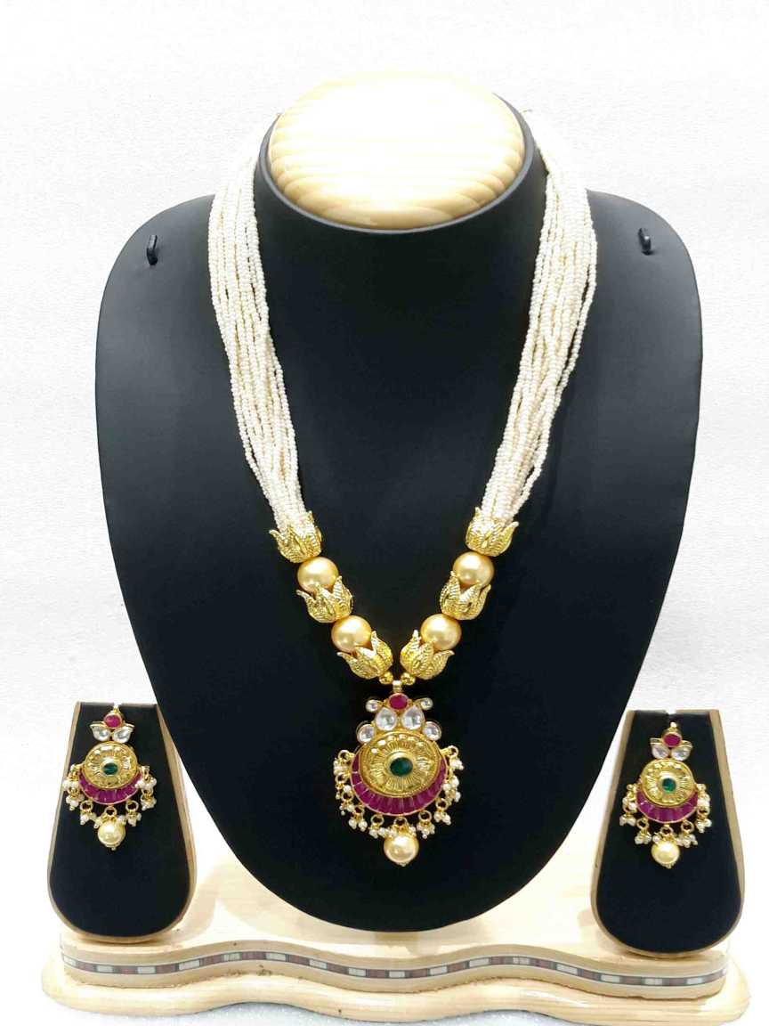 LONG NECKLACE SET WITH PENDANT in JADAU KUNDAN Style | Design - 15803