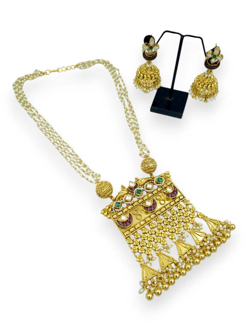 LONG NECKLACE SET WITH PENDANT IN JADAU KUNDAN STYLE | DESIGN - 16330