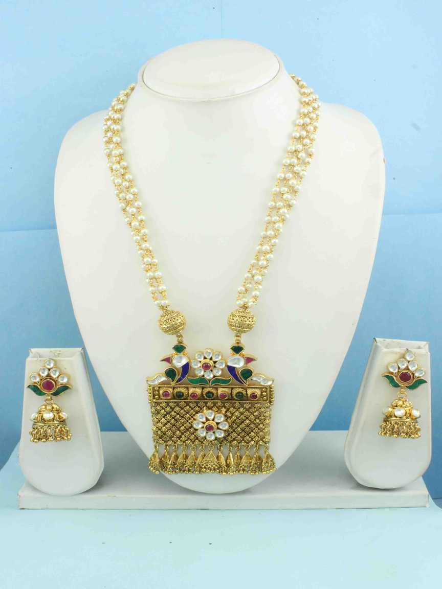 LONG NECKLACE SET WITH PENDANT in JADAU KUNDAN Style | Design - 16331