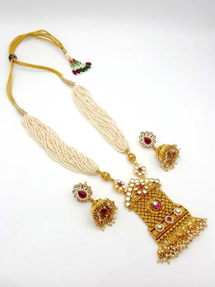 LONG NECKLACE SET WITH PENDANT in JADAU KUNDAN Style | Design - 17726