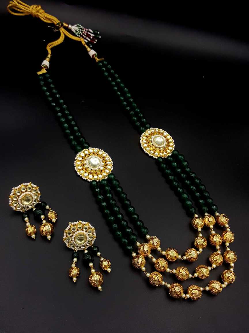 LONG NECKLACE SET WITH PENDANT in JADAU KUNDAN Style | Design - 18631