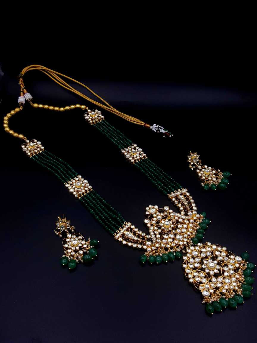LONG NECKLACE SET WITH PENDANT in JADAU KUNDAN Style | Design - 19423