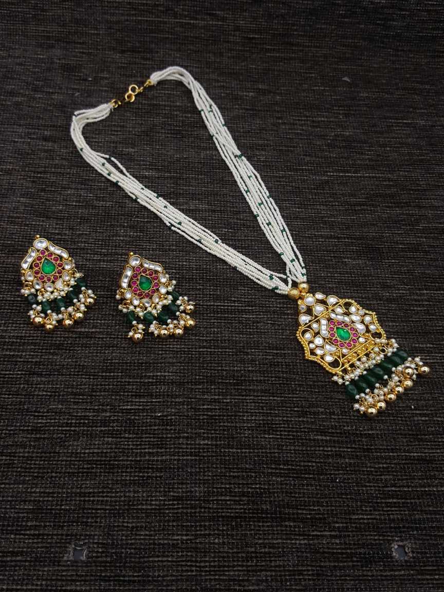 LONG NECKLACE SET WITH PENDANT in JADAU KUNDAN Style | Design - 20738