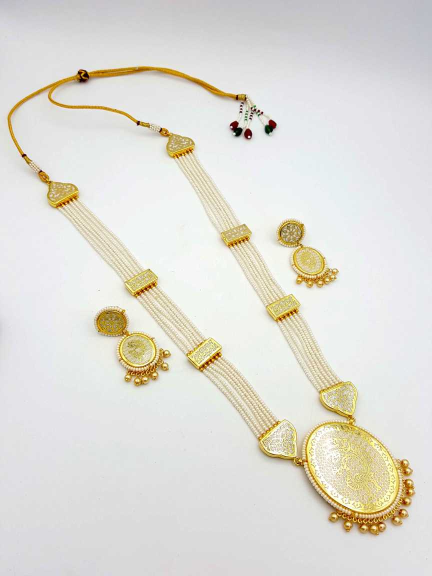 theva-pendant_er_mala-PMTV18796WHHG