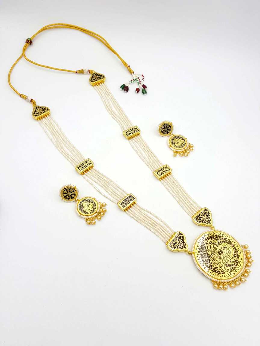 theva-pendant_er_mala-PMTV18797BKHG
