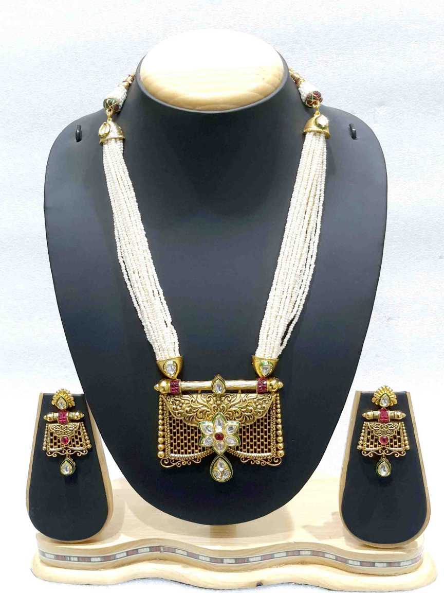 LONG NECKLACE SET WITH PENDANT in VILANDI KUNDAN Style | Design - 16029