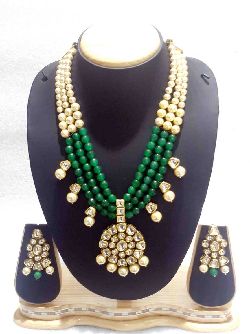 LONG NECKLACE SET WITH PENDANT in VILANDI KUNDAN Style | Design - 16052