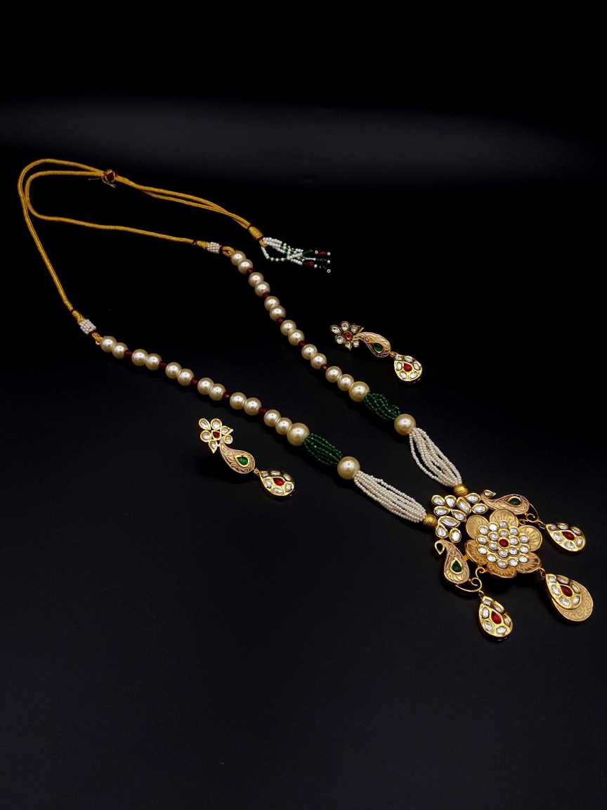 LONG NECKLACE SET WITH PENDANT in VILANDI KUNDAN Style | Design - 19098