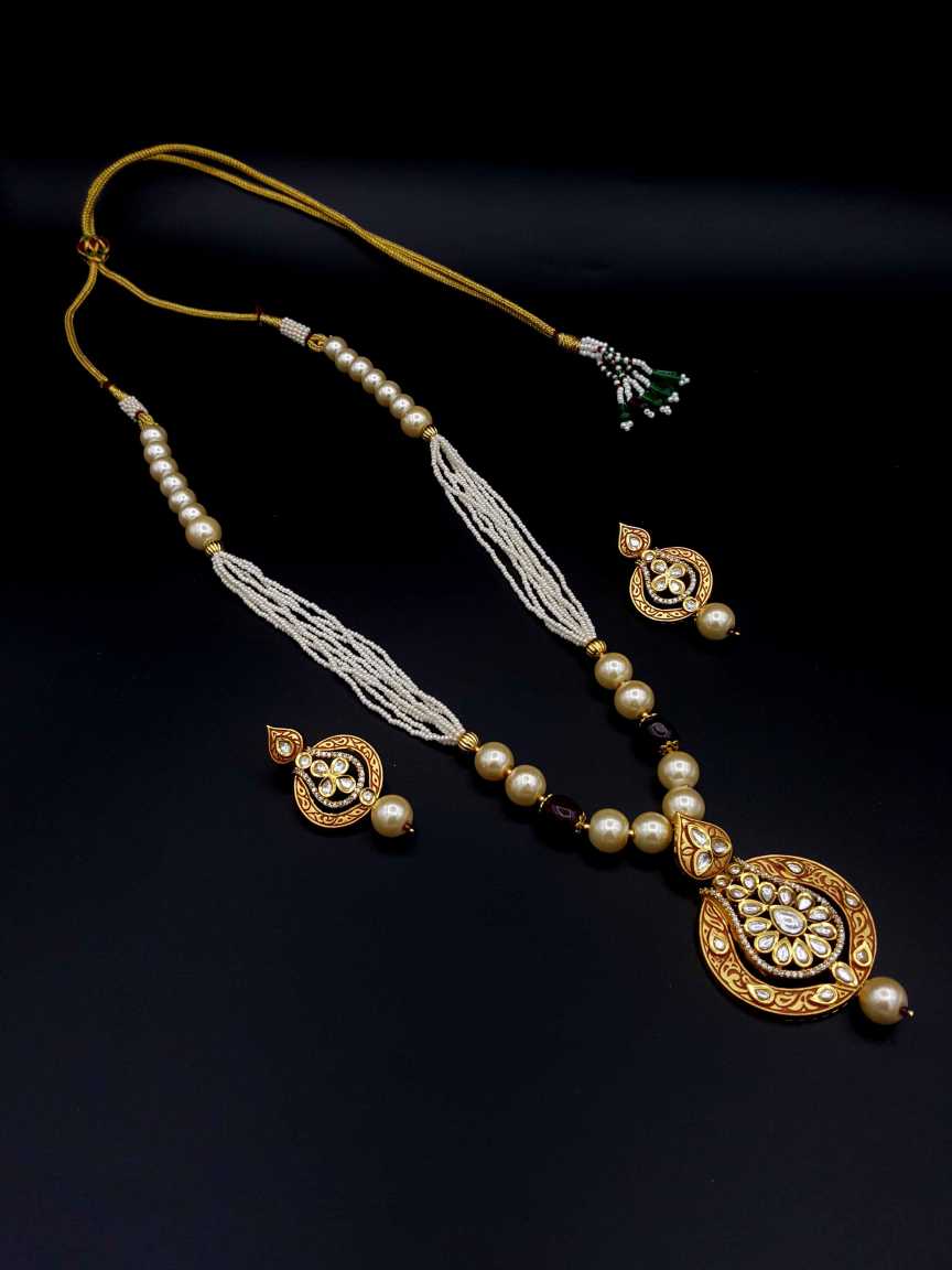 LONG NECKLACE SET WITH PENDANT in VILANDI KUNDAN Style | Design - 19099