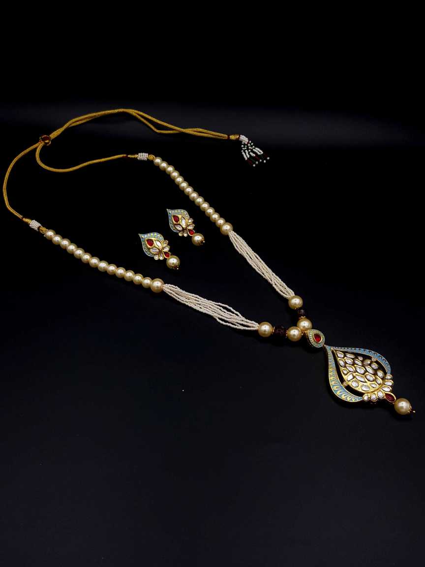 LONG NECKLACE SET WITH PENDANT in VILANDI KUNDAN Style | Design - 19184