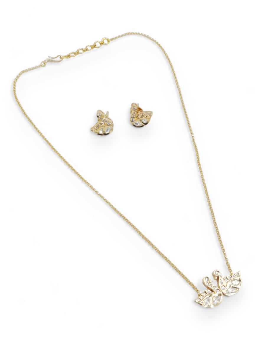 LONG NECKLACE SET WITH PENDANT IN VILANDI KUNDAN STYLE | DESIGN - 23262