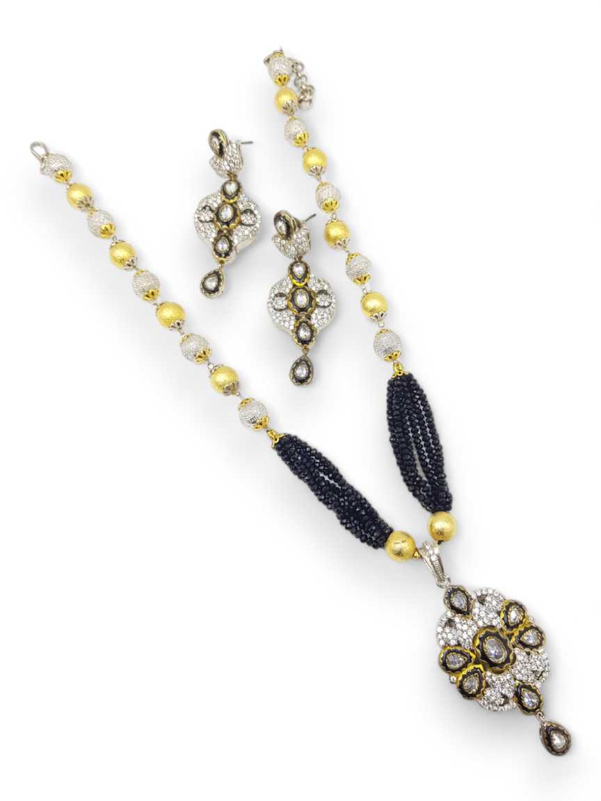 LONG NECKLACE SET WITH PENDANT IN ANTIQUE VICTORIAN STYLE | DESIGN - 13363