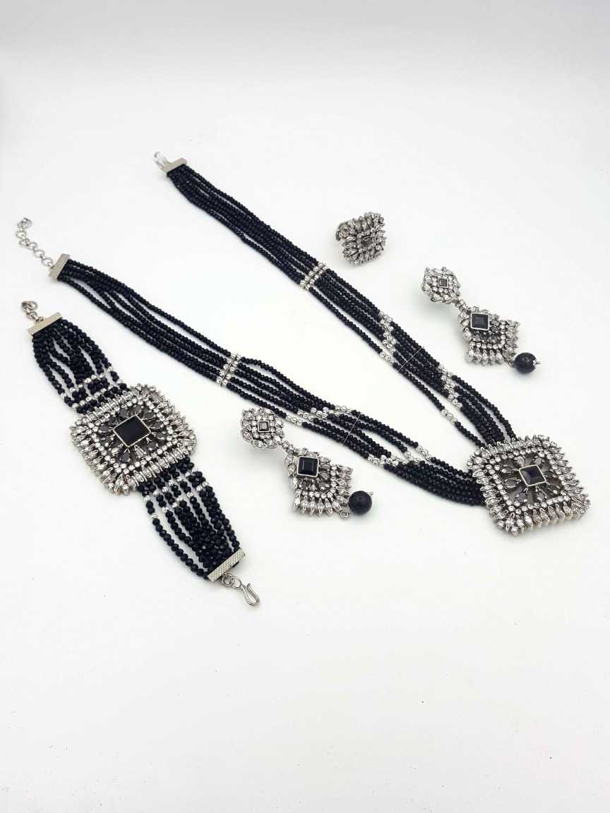 LONG NECKLACE SET WITH PENDANT in ANTIQUE VICTORIAN Style | Design - 18180