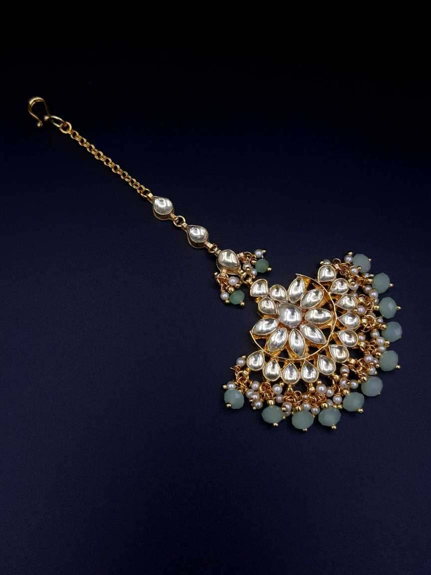 kundan-tika-TKKU18604TZGMHG