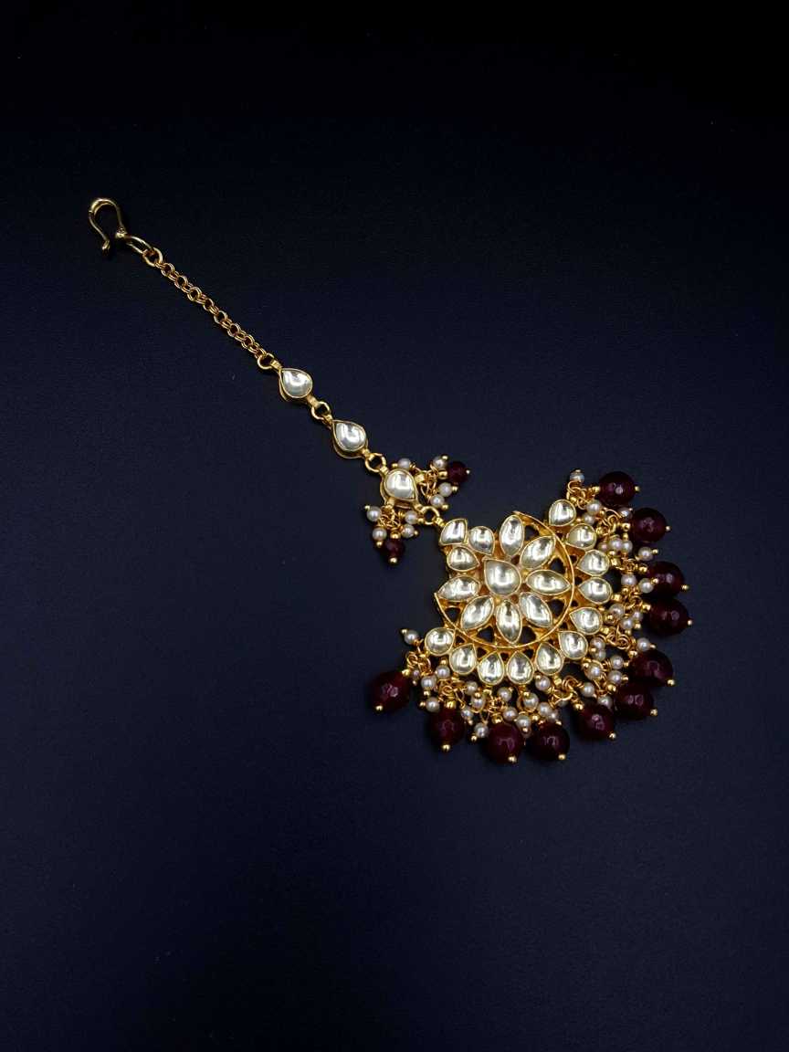 kundan-tika-TKKU18604TZRBHG