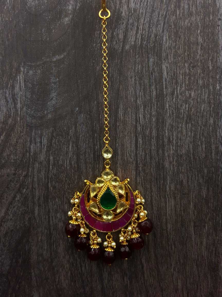 kundan-tika-TKKU20870RNGNHG