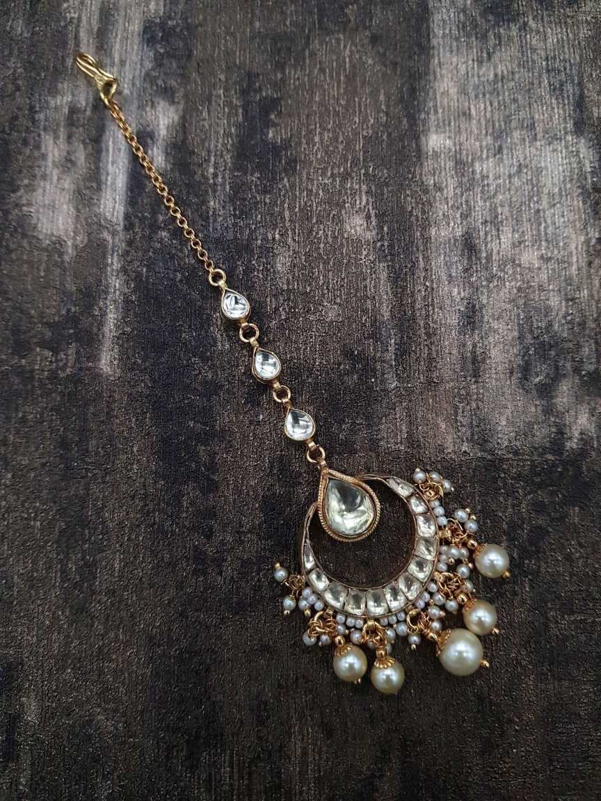 kundan-tika-TKKU21102TZPLHG